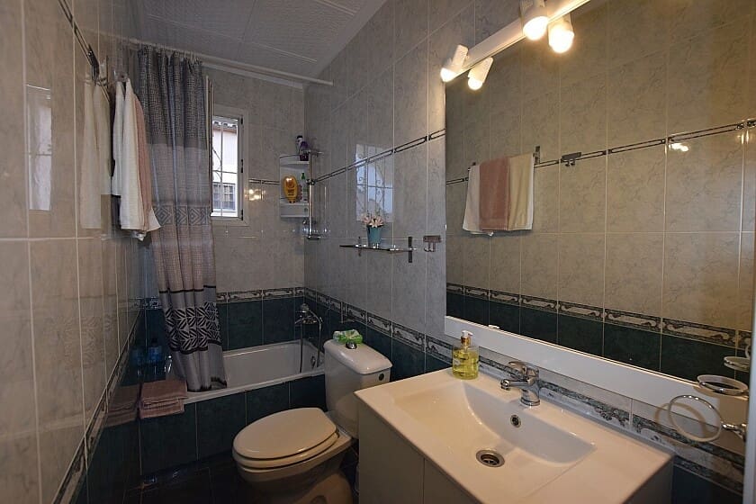 3 soverom Villa til salgs i Torrevieja med svømmebasseng garasje - € 520 000 (Ref: 8123711)