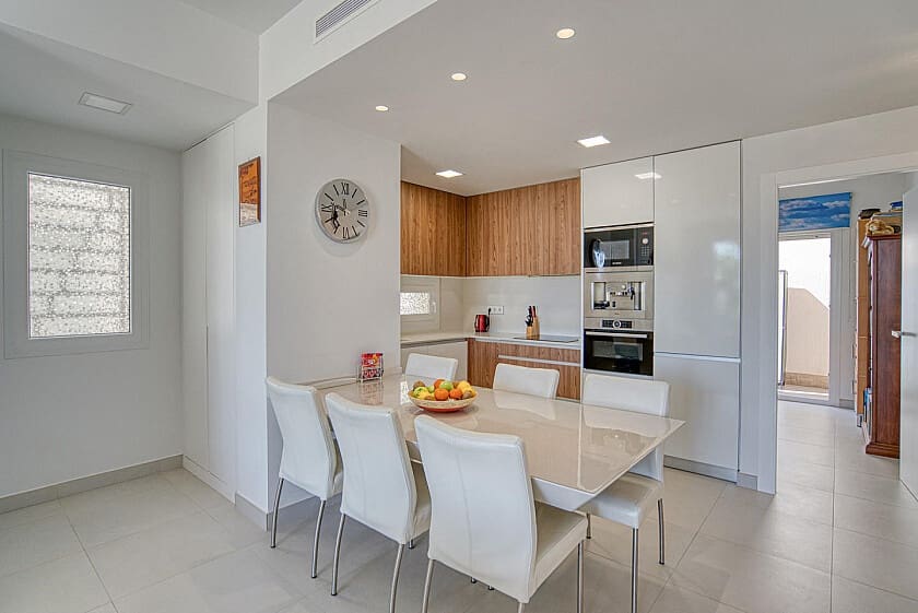 3 makuuhuone Bungalow myytävänä paikassa Torrevieja - 259 900 € (Ref: 8140378)