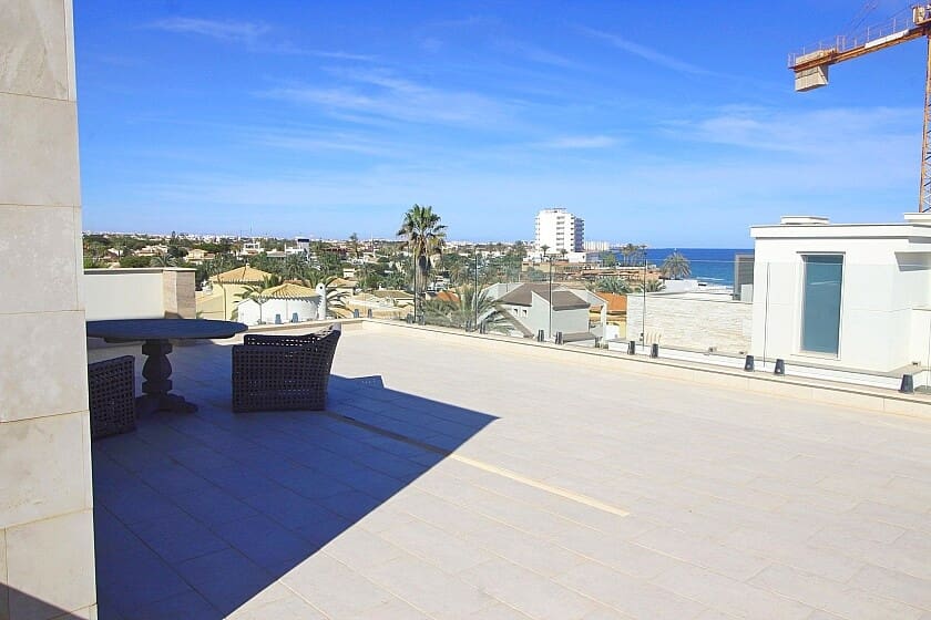 5 soveværelse Villa til salg i La Zenia med garage - € 1.500.000 (Ref: 8185318)