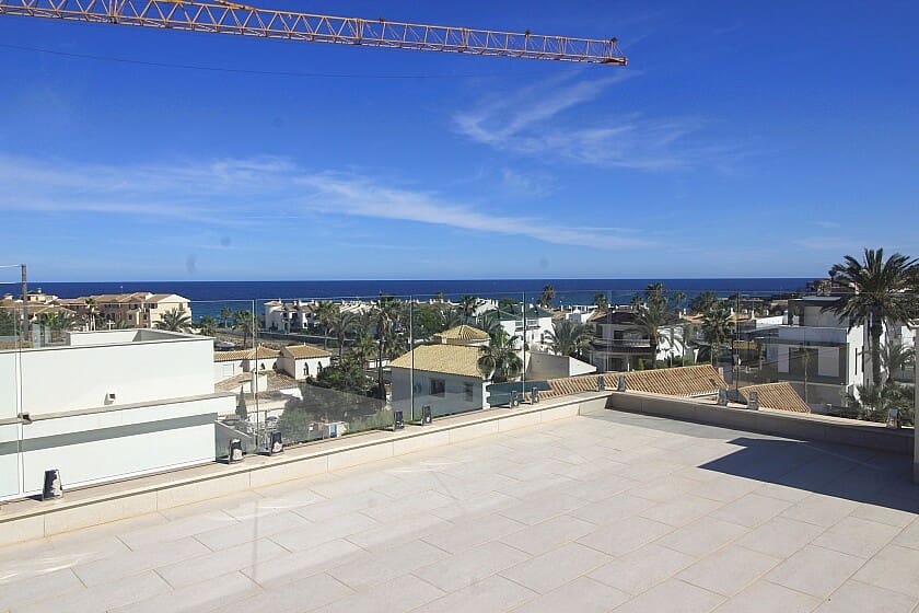 5 soveværelse Villa til salg i La Zenia med garage - € 1.500.000 (Ref: 8185318)