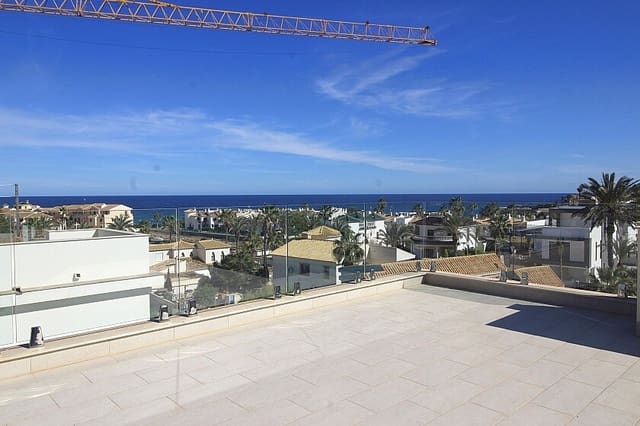 5 sovrum Villa till salu i La Zenia, Orihuela med garage - 1 500 000 € (Ref: 8185318)