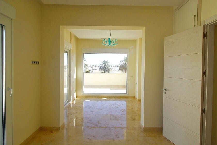 5 soveværelse Villa til salg i La Zenia med garage - € 1.500.000 (Ref: 8185318)