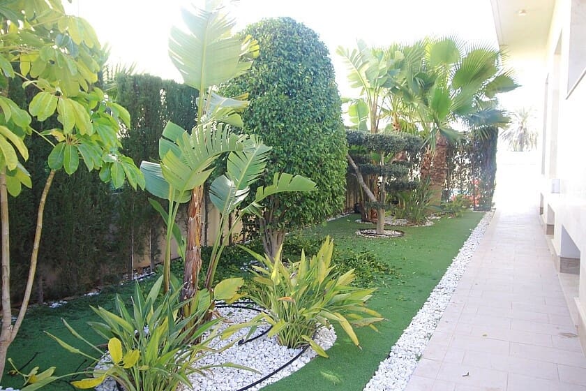 5 soveværelse Villa til salg i La Zenia med garage - € 1.500.000 (Ref: 8185318)