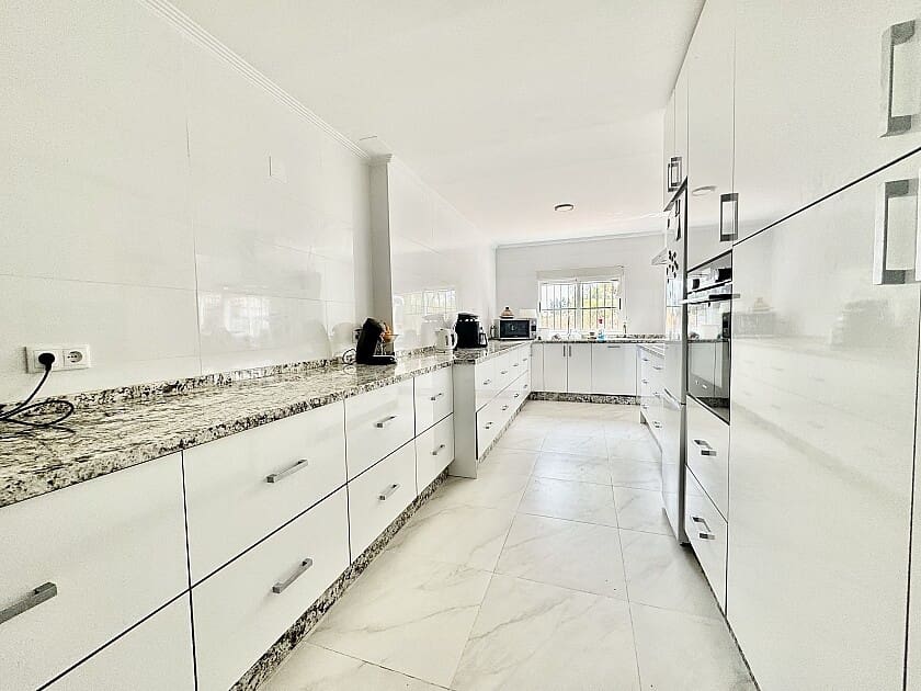 6 soveværelse Villa til salg i Crevillente / Crevillent med swimmingpool - € 375.000 (Ref: 8260245)