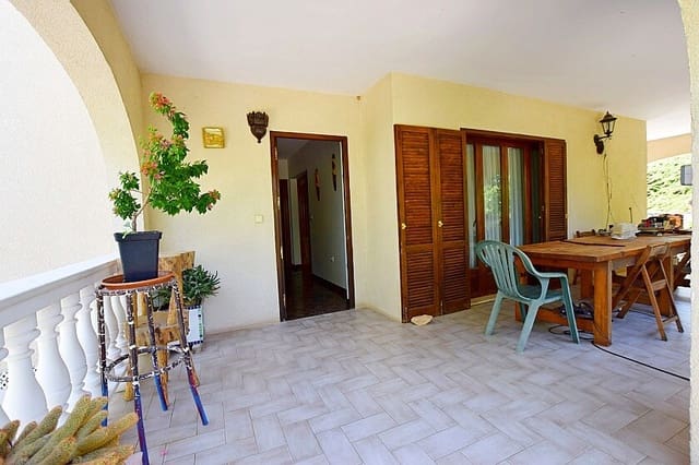 3 soveværelse Villa til salg i Villamartin, Orihuela med swimmingpool garage - € 595.000 (Ref: 8465800)