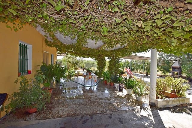 3 bedroom Villa for sale in Albatera with garage - € 175,000 (Ref: 8469090)