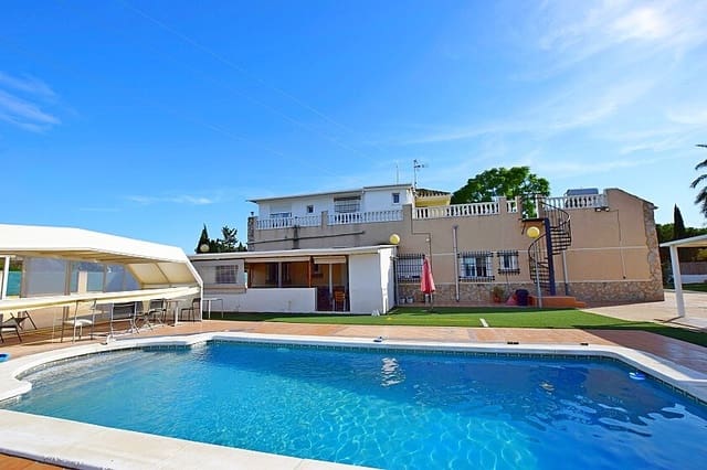 8 bedroom Villa for sale in Ciudad Quesada, Rojales with pool garage - € 425,000 (Ref: 8531120)