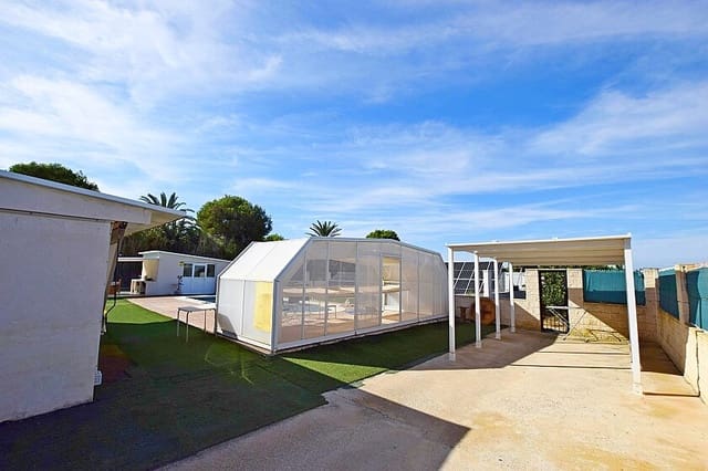 8 bedroom Villa for sale in Ciudad Quesada, Rojales with pool garage - € 425,000 (Ref: 8531120)