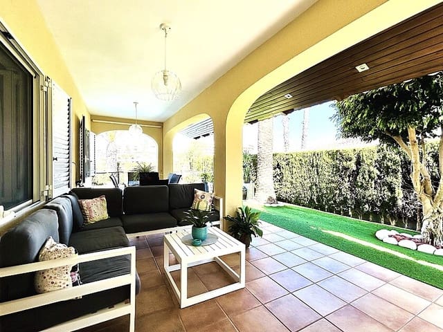 3 soverom Villa til salgs i Cabo Roig, Orihuela med svømmebasseng garasje - € 882 900 (Ref: 8553047)