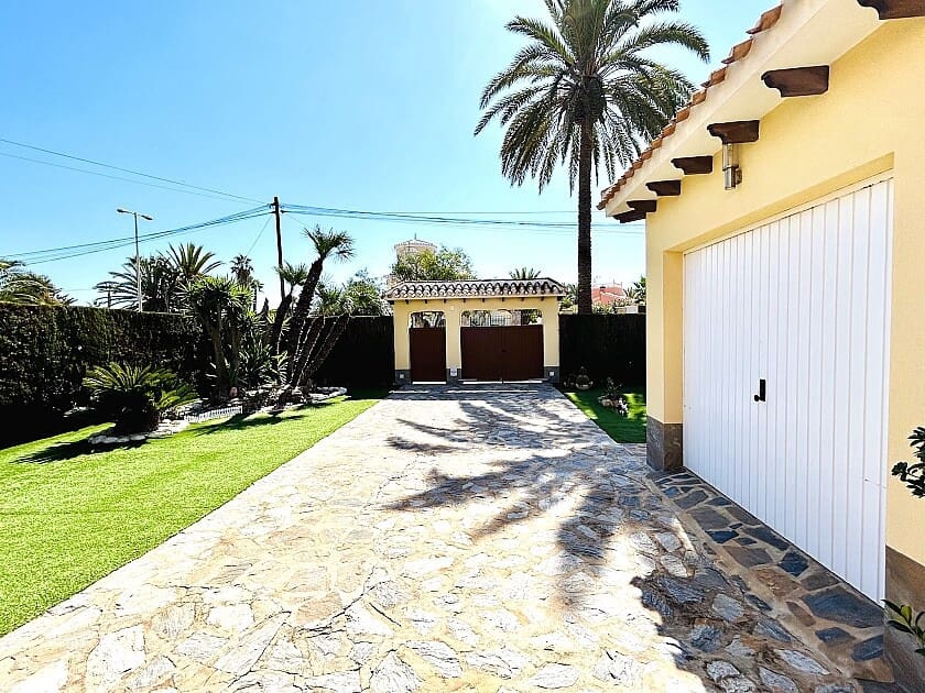 3 sovrum Villa till salu i Cabo Roig med pool garage - 882 900 € (Ref: 8553047)