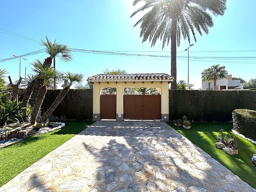 3 sovrum Villa till salu i Cabo Roig med pool garage - 882 900 € (Ref: 8553047)