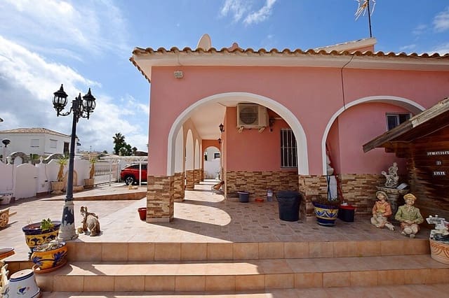 3 bedroom Townhouse for sale in Cabo Roig, Orihuela with pool garage - € 685,000 (Ref: 8553048)