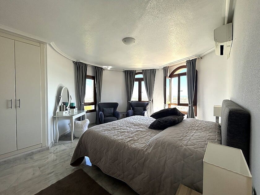 4 sovrum Villa till salu i San Miguel de Salinas med pool - 450 000 € (Ref: 8573578)