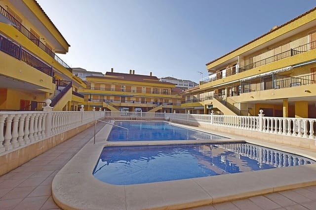 2 slaapkamer Huis te koop in Los Europeos, Torrevieja met zwembad - € 159.900 (Ref: 8625460)