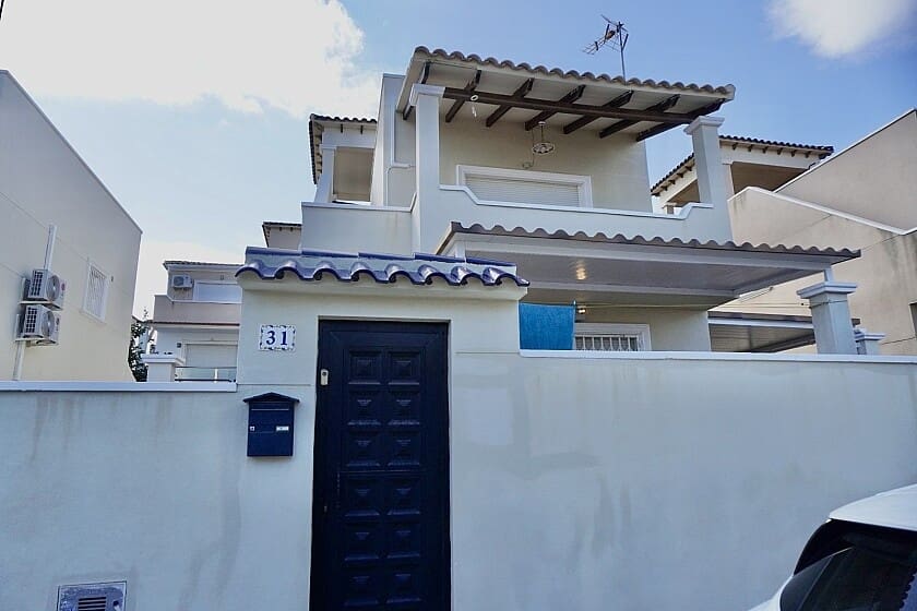 3 chambre Villa/Maison à vendre à Orihuela Costa avec piscine - 360 000 € (Ref: 8649106)