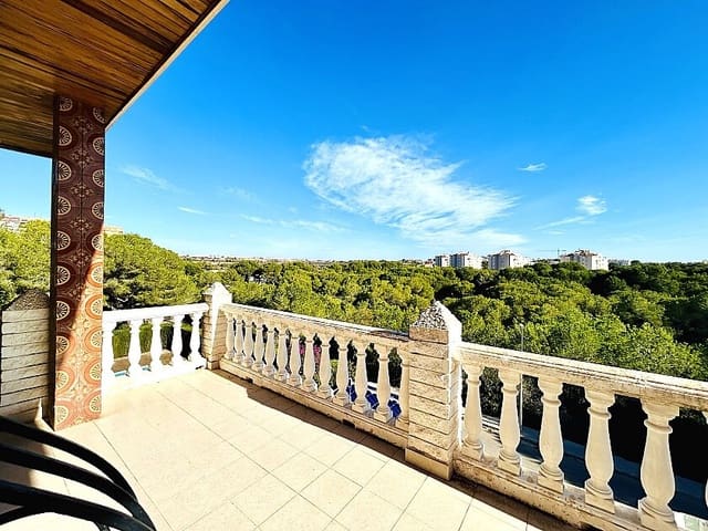 10 sovrum Villa till salu i Dehesa de Campoamor, Orihuela med pool garage - 1 100 000 € (Ref: 8657093)