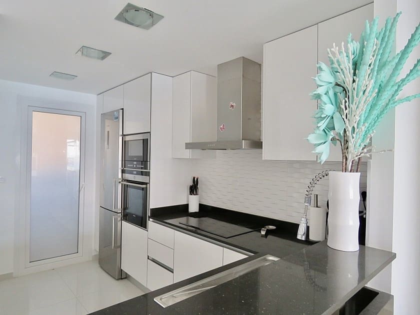 2 sypialnia Apartament na sprzedaż w Punta Prima z basenem garażem - 480 000 € (Ref: 8724774)