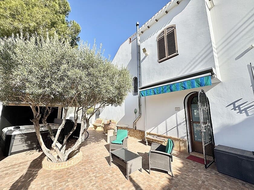 4 sovrum Villa till salu i Villamartin med pool - 849 900 € (Ref: 8760493)