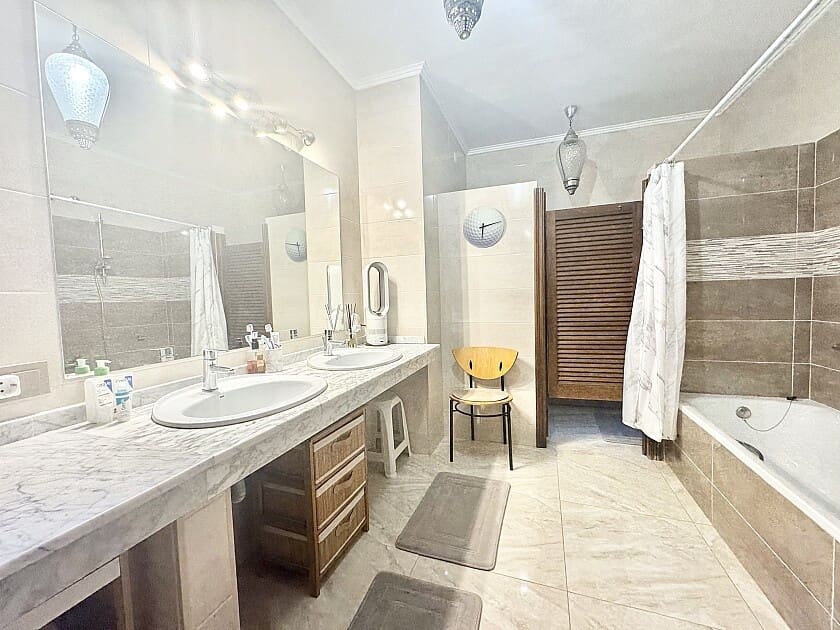 4 sovrum Villa till salu i Villamartin med pool - 849 900 € (Ref: 8760493)