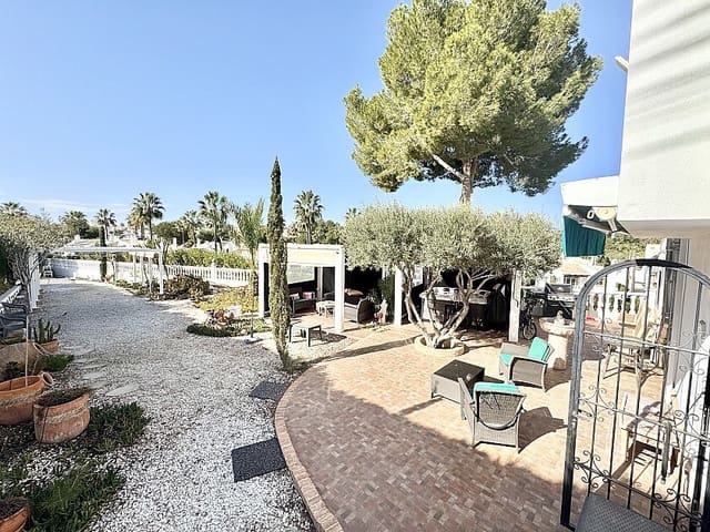 4 sovrum Villa till salu i Villamartin, Orihuela med pool - 849 900 € (Ref: 8760493)