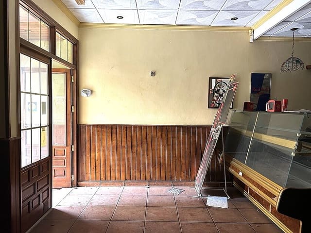 Commercial for sale in Playa del Cura, Torrevieja with pool - € 165,000 (Ref: 8774531)