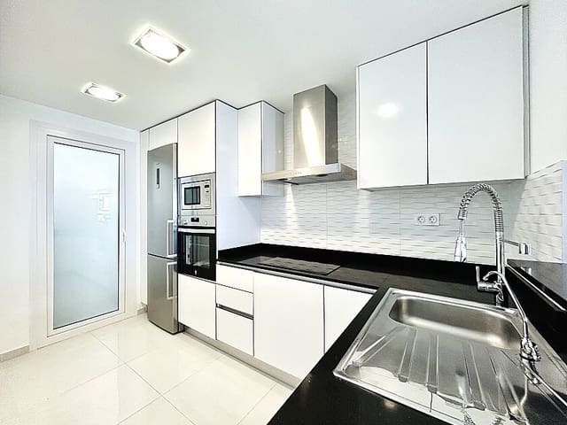 2 sovrum Lägenhet till salu i Punta Prima, Torrevieja med pool garage - 398 000 € (Ref: 8777489)