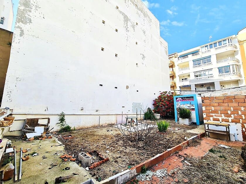 Bouwgrond te koop in Torrevieja - € 294.900 (Ref: 8820075)