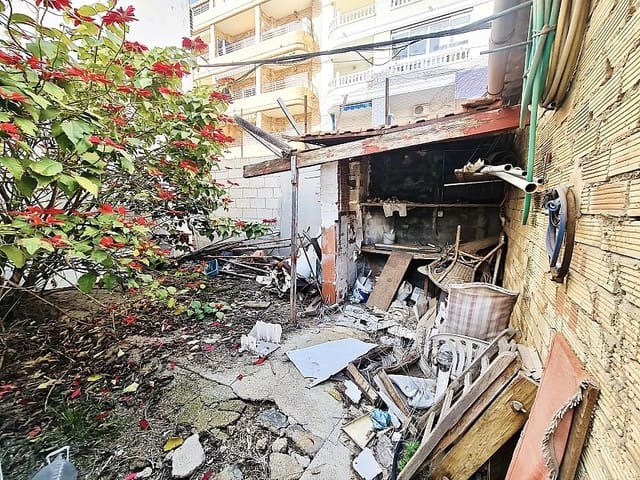 Byggegrund til salg i Las Piscinas Naturales, Torrevieja - € 294.900 (Ref: 8820075)