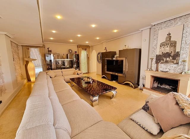 5 bedroom Villa for sale in Los Europeos, Torrevieja with pool garage - € 1,170,000 (Ref: 8855956)