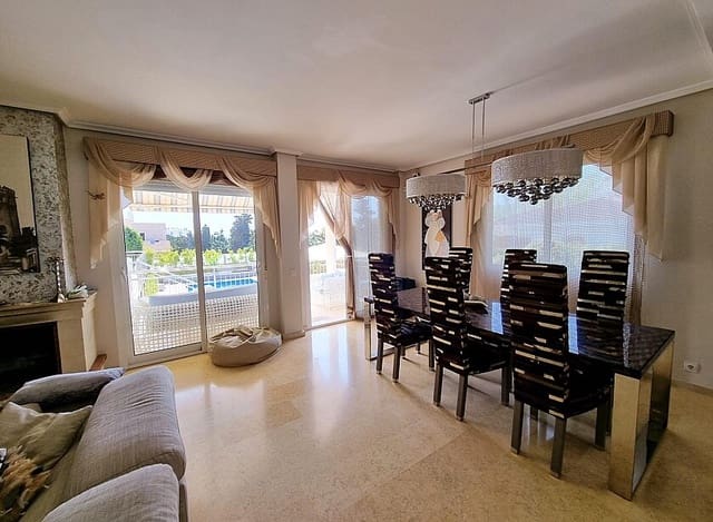 5 bedroom Villa for sale in Los Europeos, Torrevieja with pool garage - € 1,170,000 (Ref: 8855956)