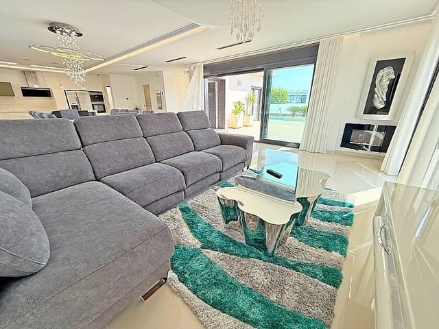 5 camera da letto Villa in vendita in San Miguel de Salinas con piscina garage - 899.000 € (Rif: 8879195)