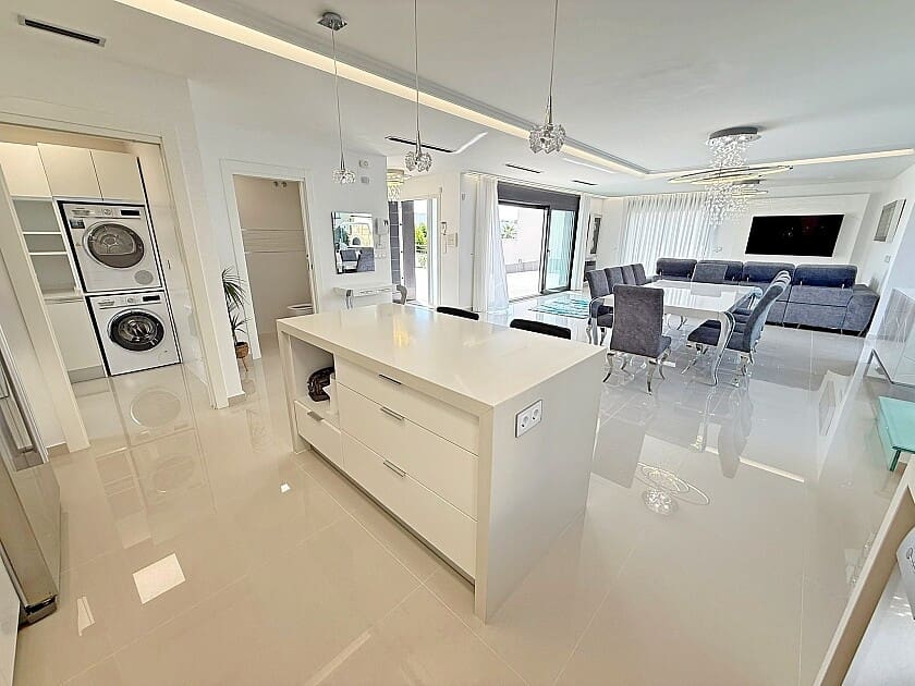 5 soveværelse Villa til salg i San Miguel de Salinas med swimmingpool garage - € 899.000 (Ref: 8879195)