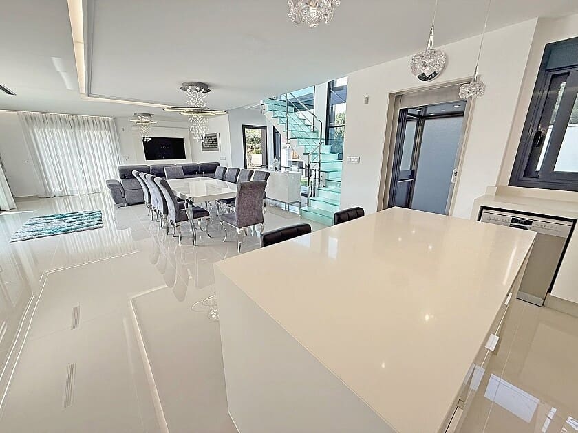 5 soveværelse Villa til salg i San Miguel de Salinas med swimmingpool garage - € 899.000 (Ref: 8879195)