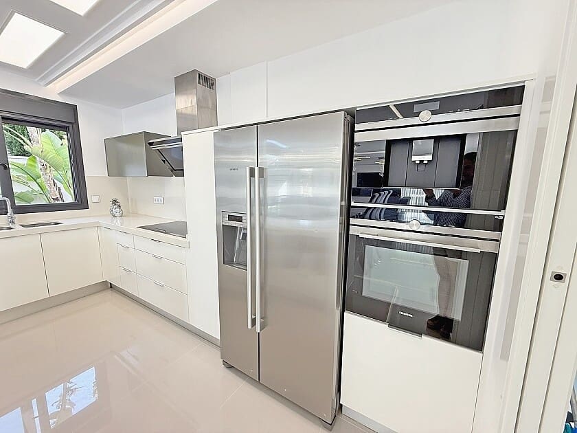 5 soveværelse Villa til salg i San Miguel de Salinas med swimmingpool garage - € 899.000 (Ref: 8879195)