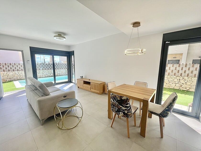 3 makuuhuone Huvila myytävänä paikassa Pilar de la Horadada mukana uima-altaan - 475 000 € (Ref: 8891542)