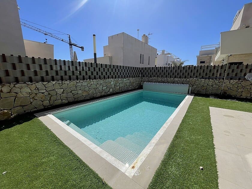 3 makuuhuone Huvila myytävänä paikassa Pilar de la Horadada mukana uima-altaan - 475 000 € (Ref: 8891542)