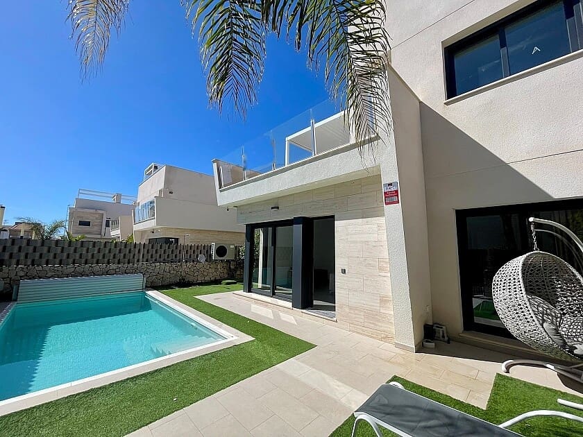 3 makuuhuone Huvila myytävänä paikassa Pilar de la Horadada mukana uima-altaan - 475 000 € (Ref: 8891542)