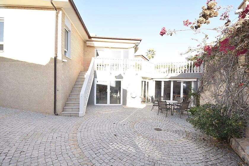 4 soveværelse Byhus til salg i La Zenia med swimmingpool garage - € 795.000 (Ref: 8905811)