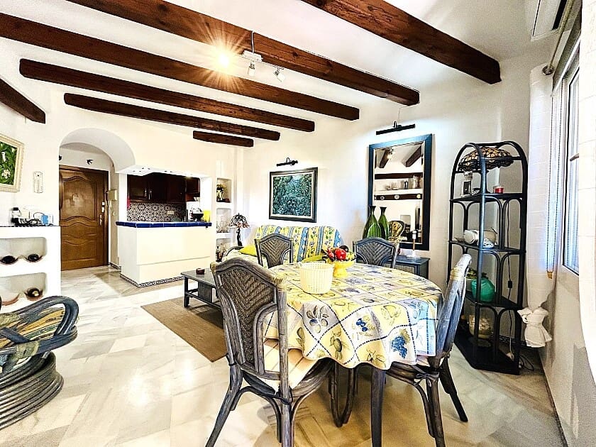 2 makuuhuone Huoneisto myytävänä paikassa Torrevieja mukana uima-altaan 
autotalli - 229 900 € (Ref: 8913653)