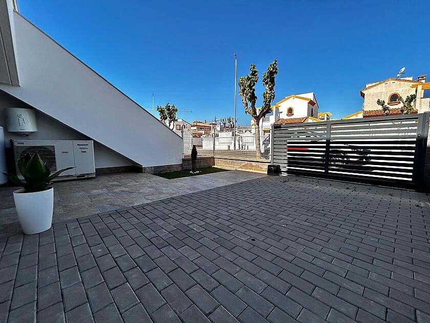 2 slaapkamer Bungalow te koop in Pilar de la Horadada met zwembad garage - € 220.000 (Ref: 8949500)