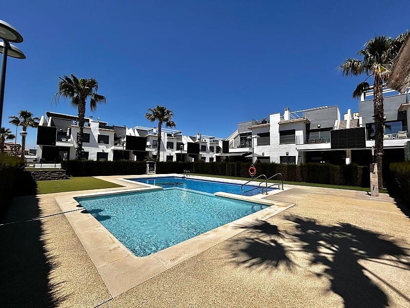 2 slaapkamer Bungalow te koop in Pilar de la Horadada met zwembad garage - € 220.000 (Ref: 8949500)