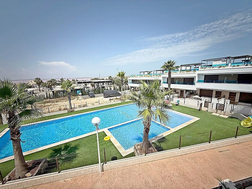 3 soveværelse Byhus til salg i Los Altos med swimmingpool - € 315.000 (Ref: 9057022)