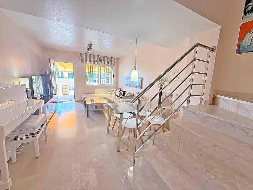 3 soveværelse Byhus til salg i Los Alcazares med garage - € 316.000 (Ref: 9058396)