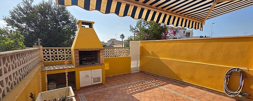 3 slaapkamer Huis te koop in La Mata met zwembad garage - € 349.900 (Ref: 9097418)