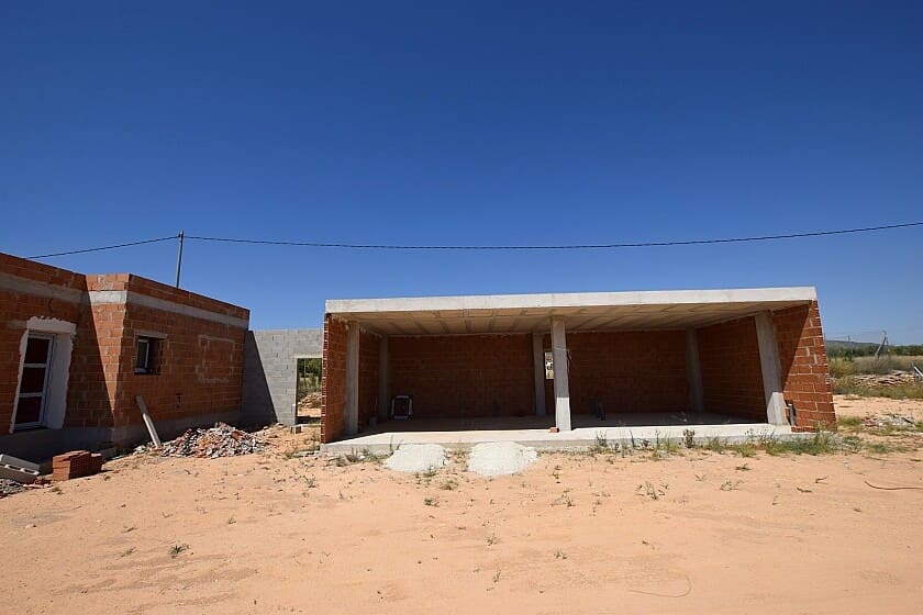 3 slaapkamer Villa te koop in Pinoso met zwembad - € 387.000 (Ref: 9113022)