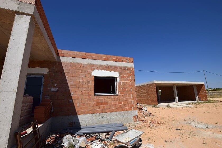 3 slaapkamer Villa te koop in Pinoso met zwembad - € 387.000 (Ref: 9113022)