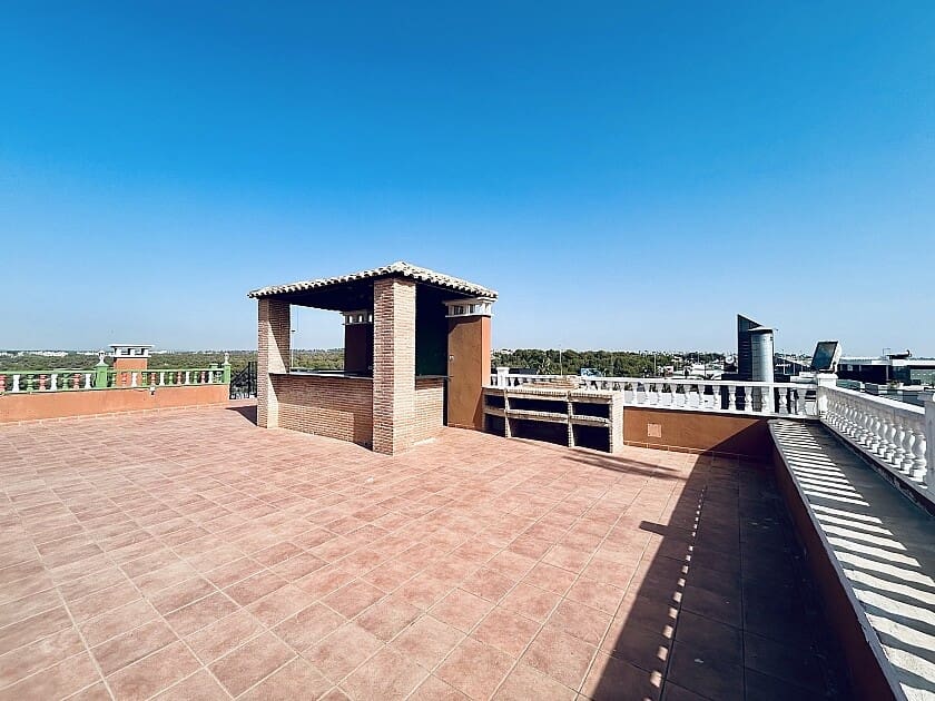 Komercyjne na sprzedaż w Orihuela Costa z basenem - 350 000 € (Ref: 9113023)