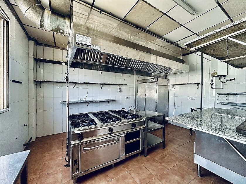 Komercyjne na sprzedaż w Orihuela Costa z basenem - 350 000 € (Ref: 9113023)