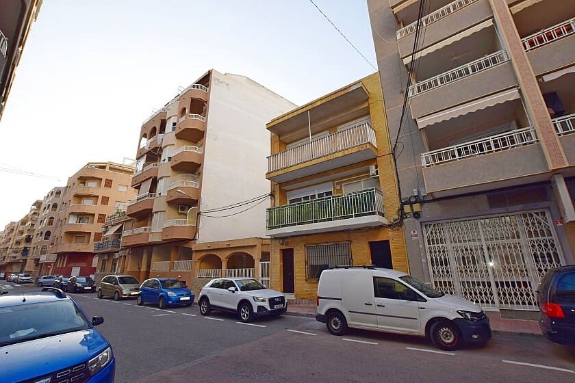 4 slaapkamer Appartement te koop in Torrevieja met zwembad - € 189.900 (Ref: 9113024)