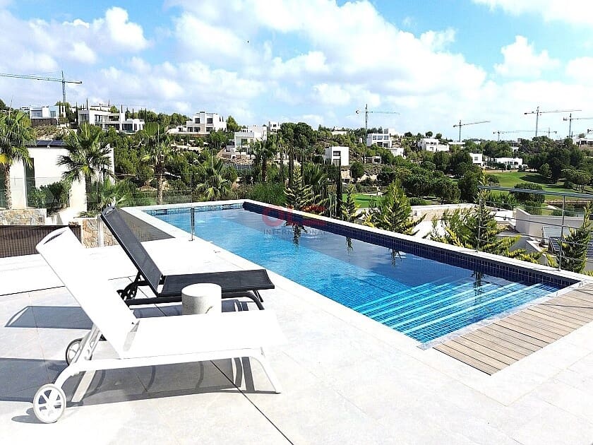 6 sovrum Villa till salu i Las Colinas Golf med pool garage - 2 500 000 € (Ref: 9113026)